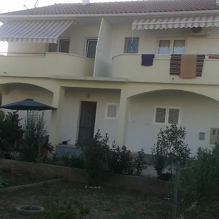 Maćo *